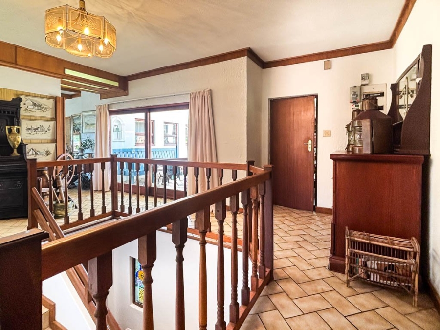 8 Bedroom Property for Sale in Herolds Bay Western Cape